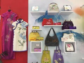 文博會(huì)首日，山東文化企業(yè)產(chǎn)品驚艷亮相，現(xiàn)場(chǎng)搶購一空